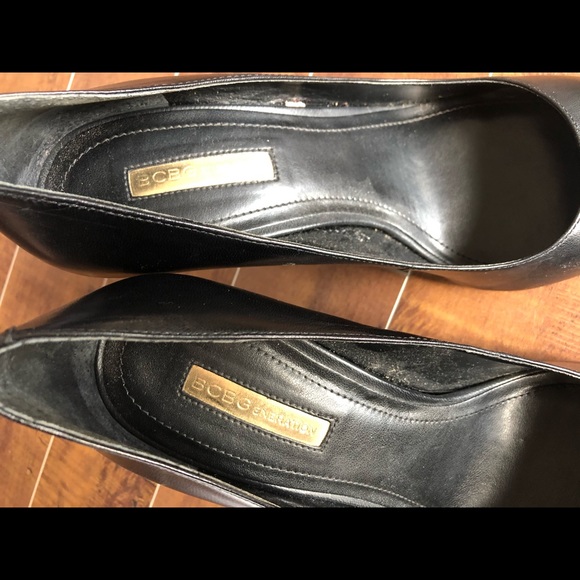 3 for 45 👡 BCBG Heels - Picture 2 of 4